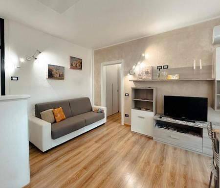 New Carrara Hospital Home Бергамо Экстерьер фото
