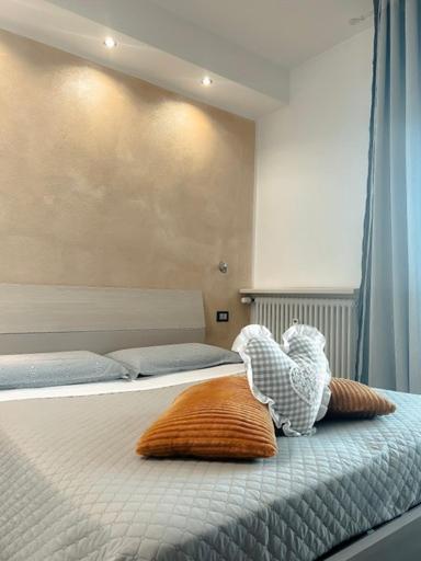 New Carrara Hospital Home Бергамо Экстерьер фото